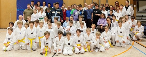 Taekwondosportler treffen LebMal-Club